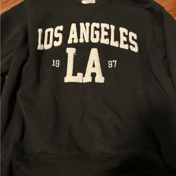 4 crewneck sweaters - Picture 4 of 4
